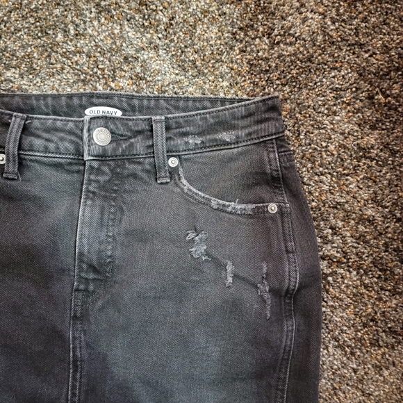 Black Old Navy Ripped Jean Skirt - Picture 2 of 8